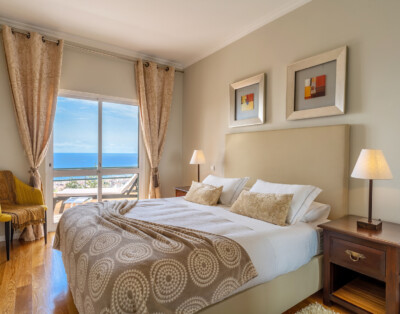 Stylish Apartment with amazing views over Funchal and the sea.