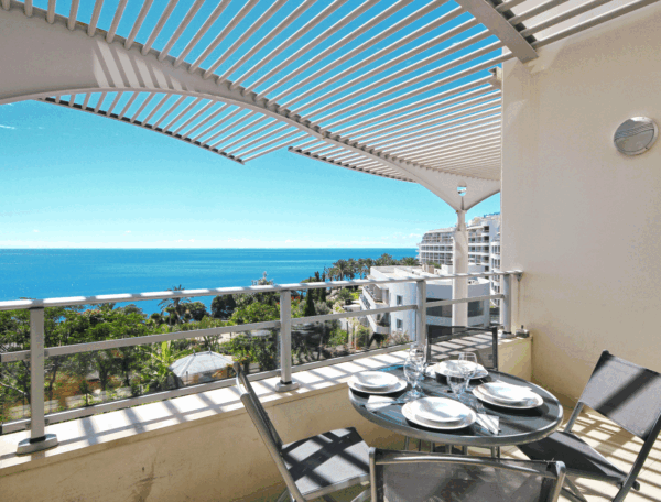 Modern Oceanside Terrace Apartment by HRM