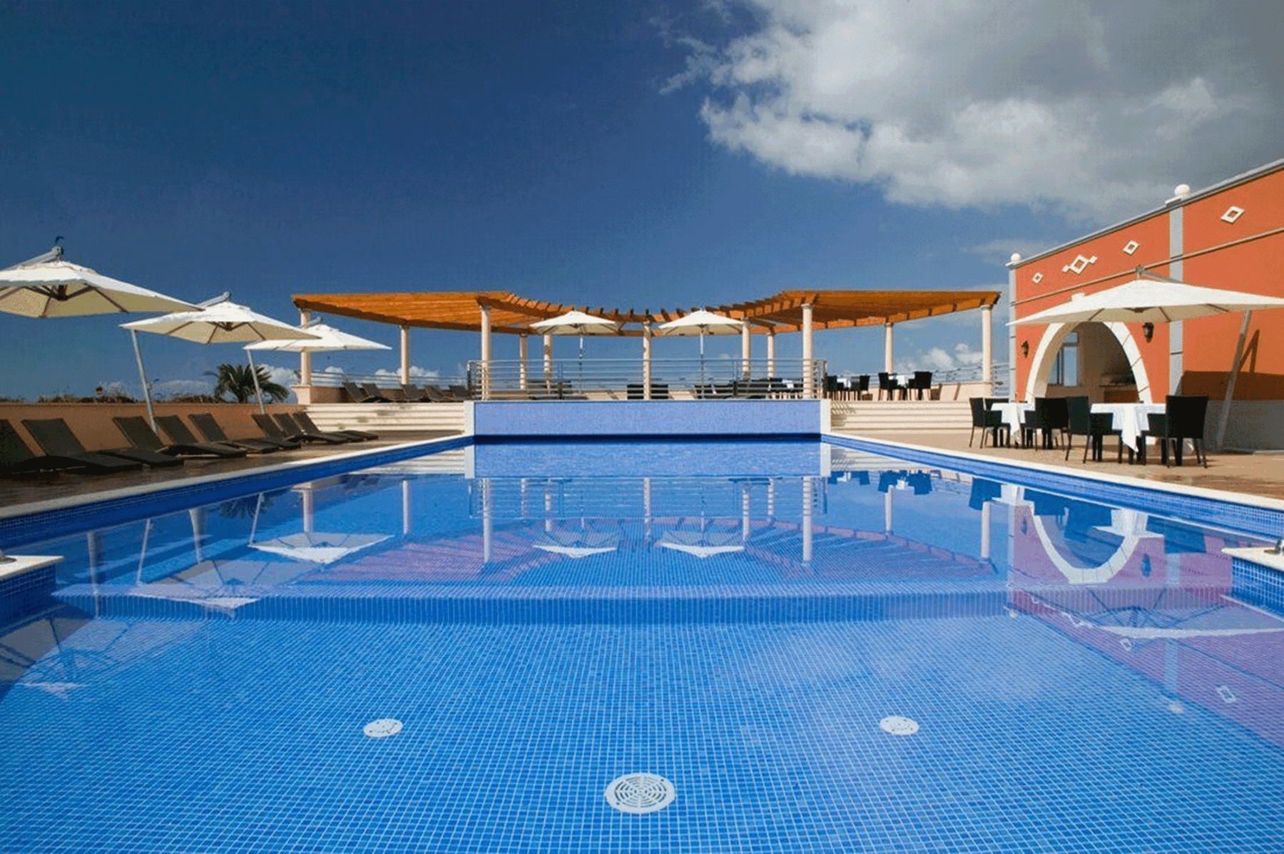 Villa La Terrasse with private heated pool